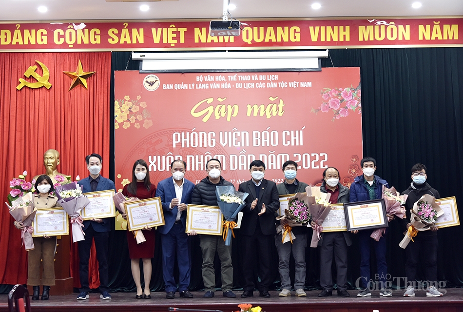 Báo chí, truyền thông: Cầu nối văn hoá 54 dân tộc Việt Nam