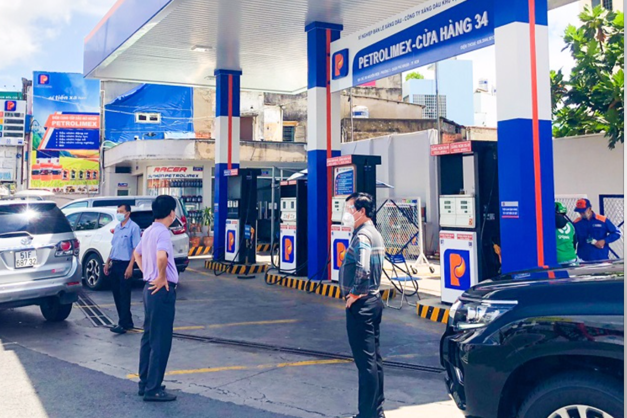 TP. Hồ Chí Minh: Một cửa hàng xăng dầu đóng cửa vì có F0