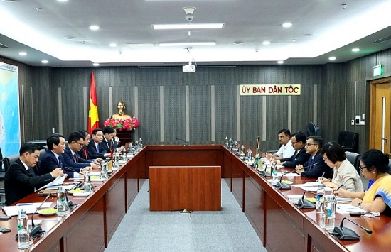 Bộ trưởng, Chủ nhiệm Ủy ban Dân tộc Hầu A Lềnh tiếp Đại sứ Đặc mệnh toàn quyền Ấn Độ tại Việt Nam