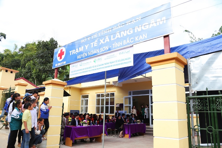 Hanwha Life Việt Nam trao tặng Trung tâm Y tế cho tỉnh Bắc Kạn