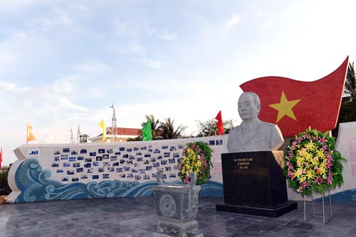 Khen tặng công trình công viên Đại tướng Võ Nguyên Giáp trên đảo Sơn Ca
