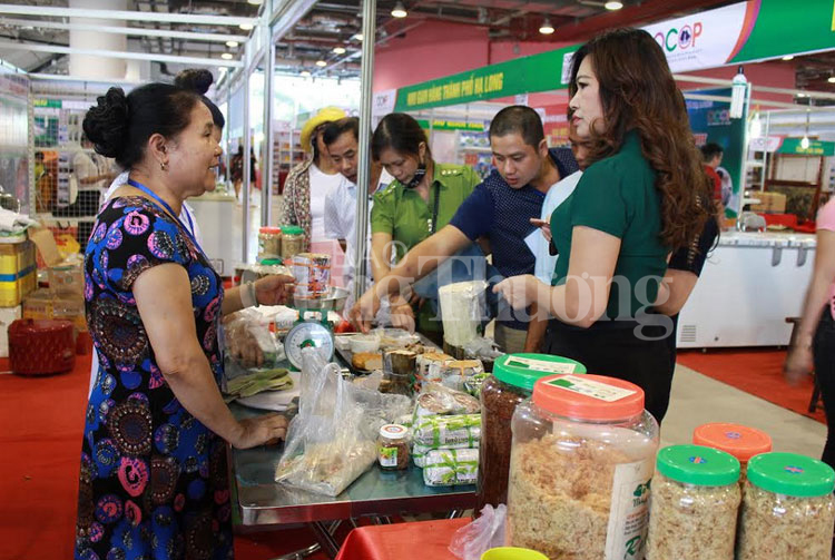 Hơn 54 ngàn lượt khách tham quan, mua sắm tại Hội chợ OCOP Quảng Ninh