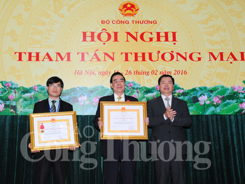 Tuyên dương khen thưởng các thương vụ, tham tán thương mại Việt Nam