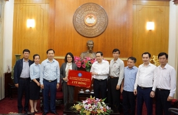 Bảo hiểm Xã hội Việt Nam ủng hộ 2 tỷ đồng phòng, chống dịch Covid-19