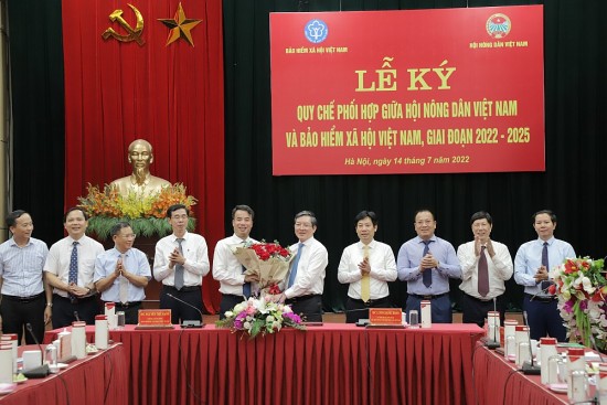 Bảo hiểm Xã hội và Hội Nông dân: Ký quy chế phối hợp công tác giai đoạn 2022 - 2025