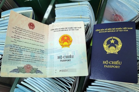 Bộ Ngoại giao thông tin về việc Đức tạm thời dừng cấp thị thực với hộ chiếu mẫu mới