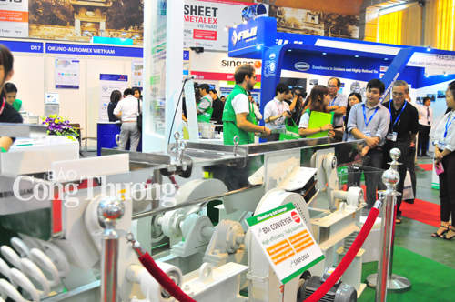 Hơn 100 thương hiệu tham gia triển lãm công nghiệp điện tử 2015