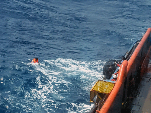 Mỏ Đại Hùng cứu nạn thành công 8 ngư dân bị chìm tàu