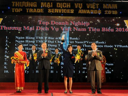 Prudential đoạt giải thưởng “Thương mại Dịch vụ Việt Nam 2016”