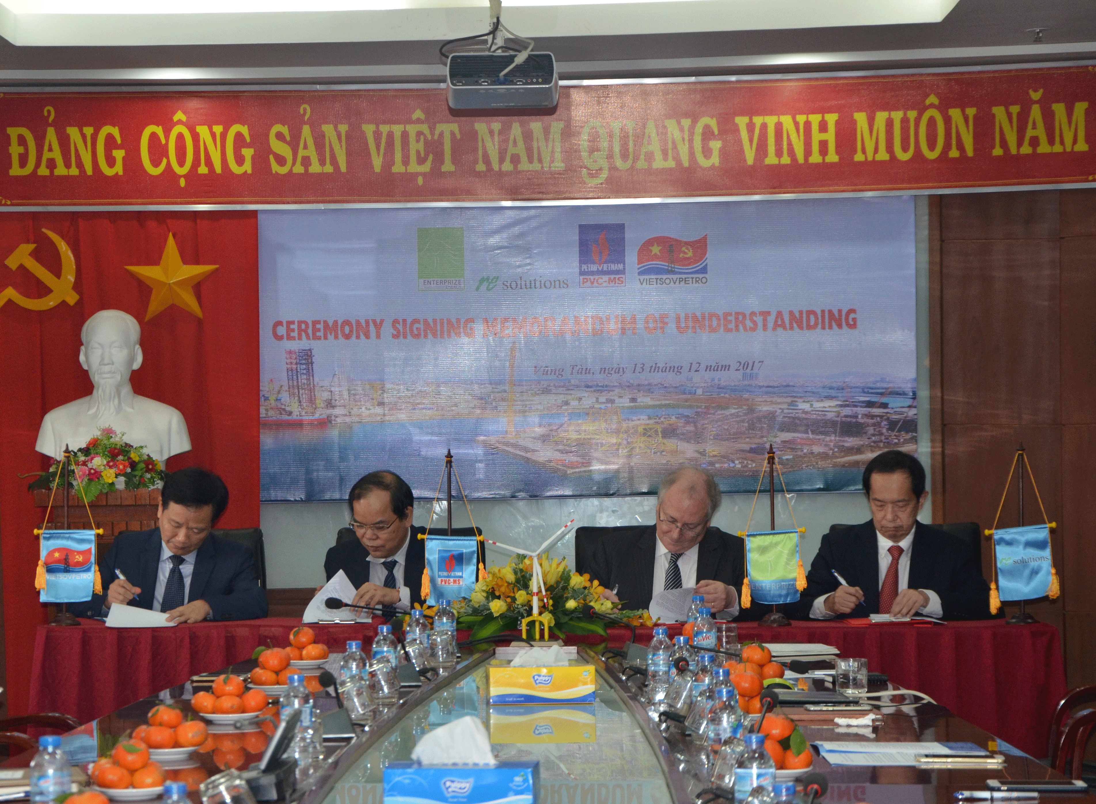 Ký thỏa thuận phát triển Dự án điện gió ngoài khơi Việt Nam