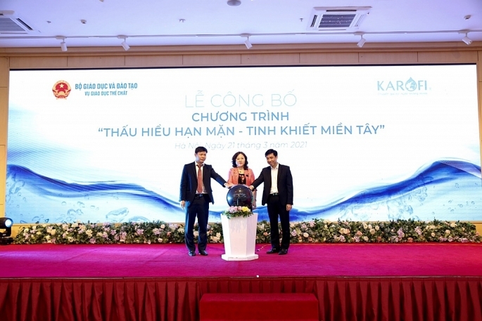 100.000 trẻ em miền Tây thụ hưởng nước lọc tinh khiết