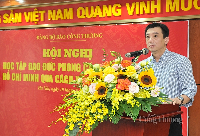Phó Tổng biên tập Báo Công Thương Đặng Thái Anh phát biểu tại Hội nghị