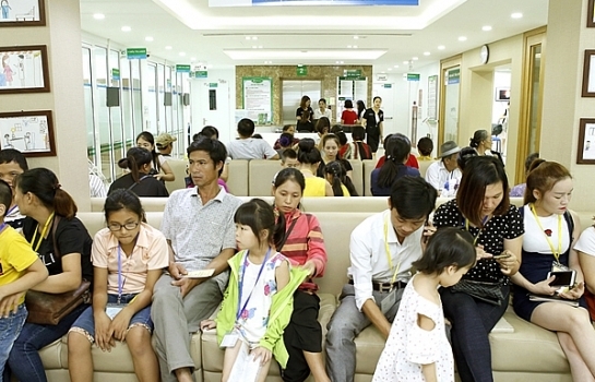 Gần 100 trẻ em nghèo ở Tuyên Quang được khám và phẫu thuật mắt miễn phí