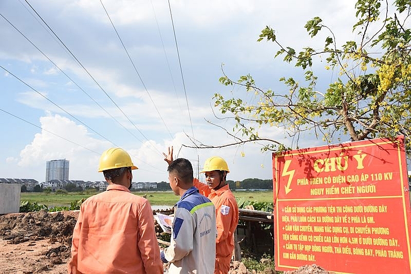EVNHANOI tuyên truyền về hành lang bảo vệ an toàn lưới điện