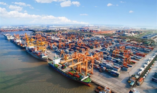 Khối lượng hàng hóa thông qua cảng biển Việt Nam khoảng 750 triệu tấn/năm