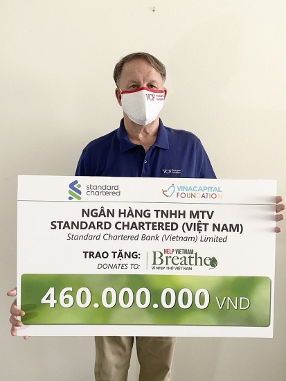 Standard Chartered Việt Nam tài trợ cho các bệnh viện điều trị Covid-19