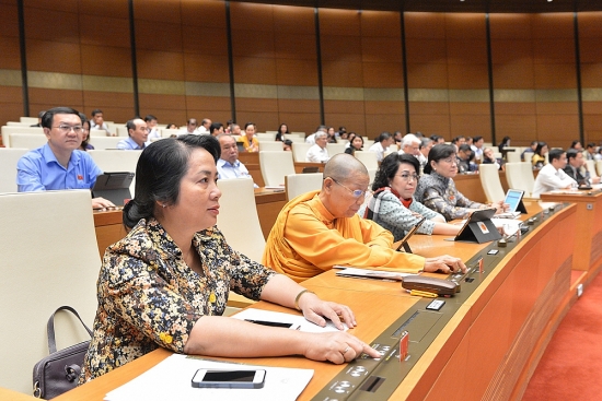 Quốc hội thông qua nhiều dự án luật trong chương trình kỳ họp thứ 10