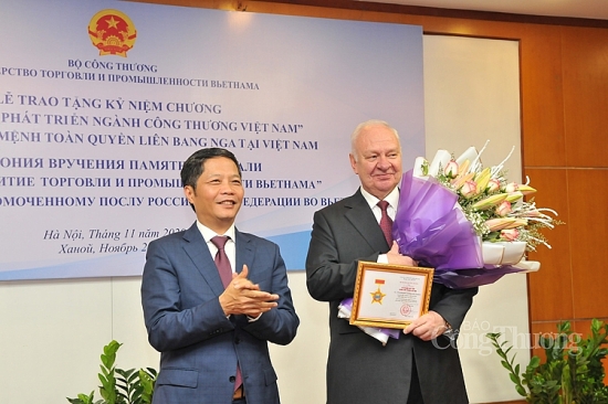 Tăng cường quan hệ kinh tế - thương mại  giữa Việt Nam và Nga