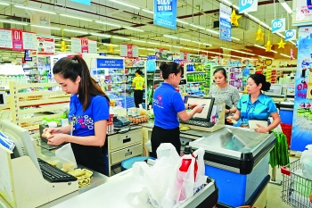 Manufacturers, retailers cooperate to increase sales