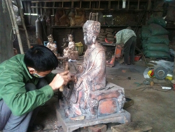Dai Bai bronze casting village boosts mechanization