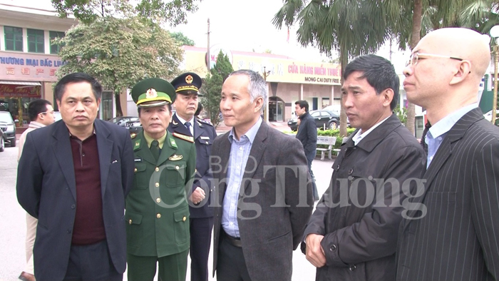 Thứ trưởng Trần Quốc Khánh làm việc với Quảng Ninh về hoạt động thương mại biên giới