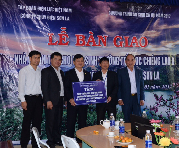 Công ty Thủy điện Sơn La với chương trình “mái ấm học sinh nghèo”