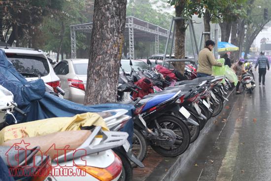 Phí trông xe trung tâm Hà Nội tăng theo giờ, nhiều chủ xe 'chóng mặt'