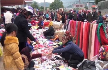 Độc đáo chợ phiên ngày Tết trên vùng cao Sơn La