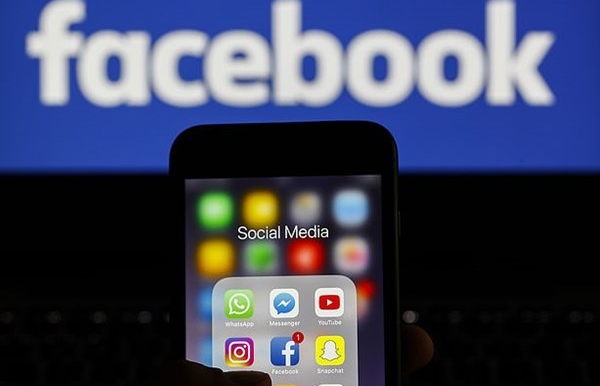 Reuters hợp tác với Facebook và Instagram chống lan truyền tin giả