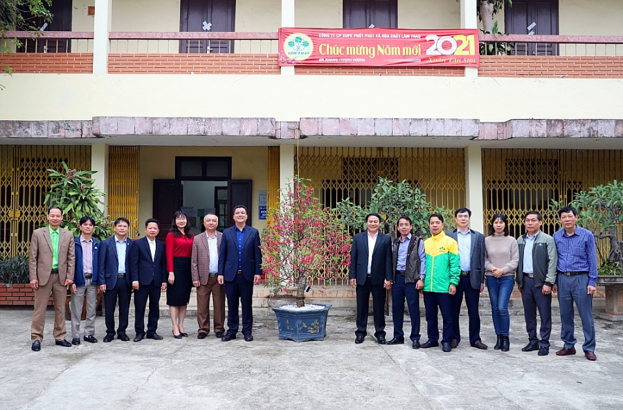 Supe Lâm Thao mở hàng xuất bán 1.500 tấn sản phẩm trong ngày đầu năm mới 2021