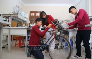 Xe đạp lọc khí - sáng tạo bảo vệ môi trường của nhóm học sinh THPT