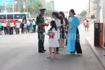 Giữ yên vùng biên và phát triển giao lưu kinh tế Việt - Trung