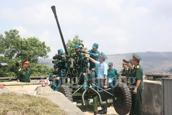 Kiểm tra công tác phòng không nhân dân tại Quảng Ninh