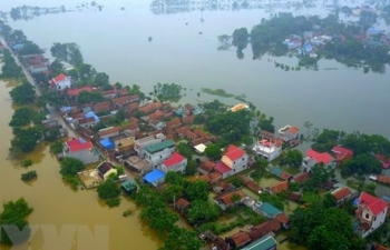 Thủ tướng: Hà Nội cần biện pháp mạnh mẽ hơn hỗ trợ dân vùng ngập lụt