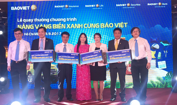 Trao thưởng chương trình “Nắng vàng biển xanh cùng Bảo Việt”