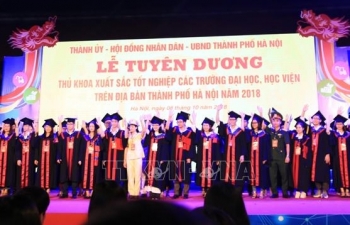 Hà Nội tuyên dương 88 thủ khoa tốt nghiệp đại học