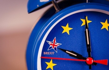 EU cảnh báo Anh về việc thúc đẩy các thỏa thuận thương mại khi vẫn còn là thành viên trong khối