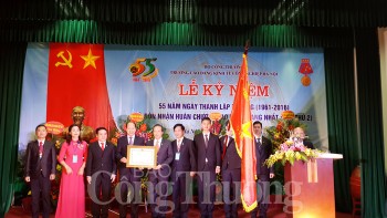 Trường Cao đẳng Kinh tế Công nghiệp Hà Nội đón nhận Huân chương Lao động hạng Nhất