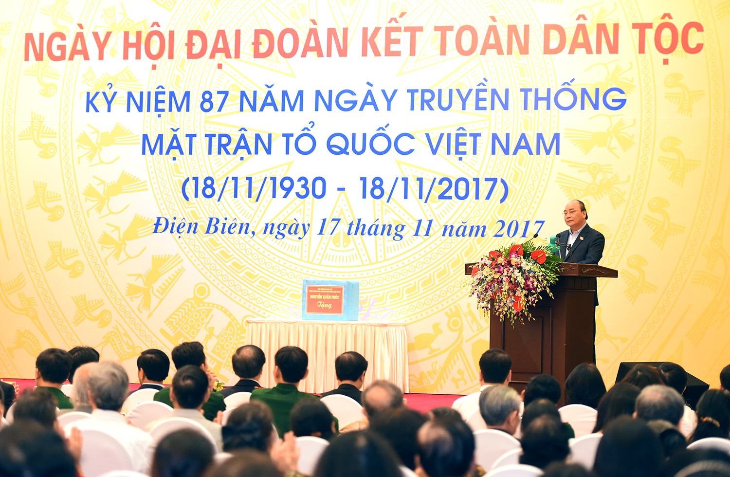 Thủ tướng dự Ngày hội đại đoàn kết phường Điện Biên