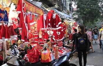 Thị trường đồ Giáng Sinh: Hàng Việt dần chiếm ưu thế