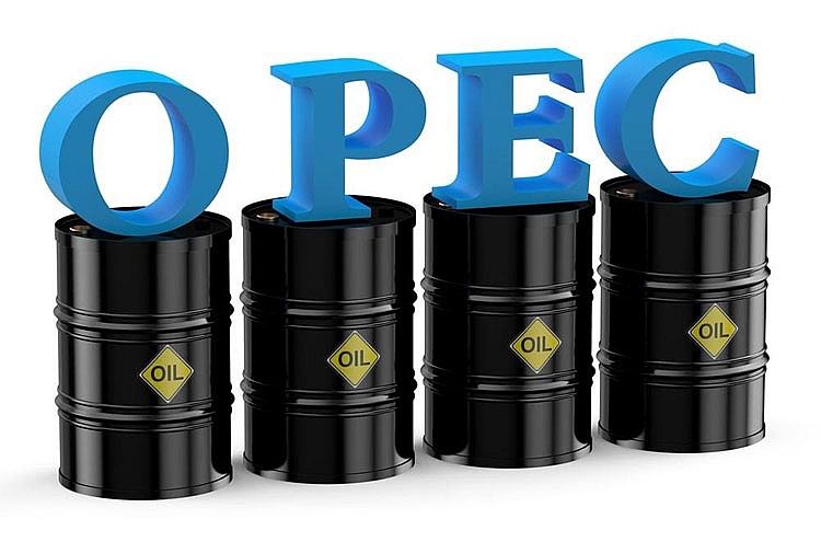 Giá dầu tăng khi OPEC+ bám sát mức tăng sản lượng 400.000 thùng/ngày