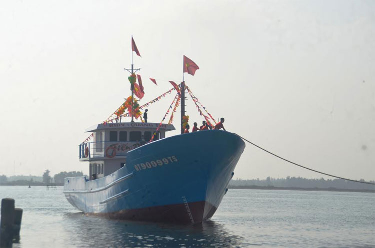 Quảng Trị: Hạ thủy tàu vỏ thép đầu tiên theo Nghị định 67
