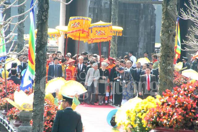 Nhật hoàng và Hoàng hậu thăm Đại Nội - Huế và thưởng thức Nhã nhạc cung đình