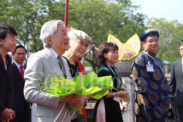 Nhật hoàng và Hoàng hậu thăm Đại Nội - Huế và thưởng thức Nhã nhạc cung đình