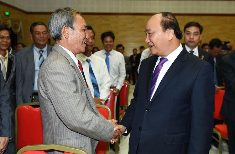 Thủ tướng Nguyễn Xuân Phúc thăm bà con kiều bào tại Campuchia