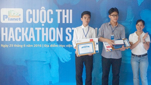 Học sinh Hà Nội thi tài chế tạo công nghệ thông minh