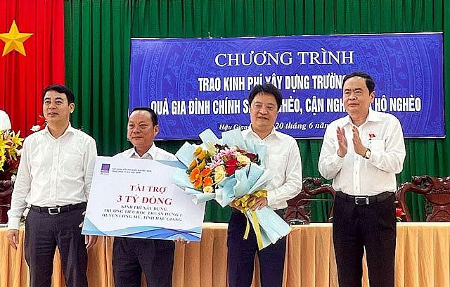 Tổng công ty Khí Việt Nam tài trợ 5 tỷ đồng xây dựng 2 trường học tại tỉnh Hậu Giang