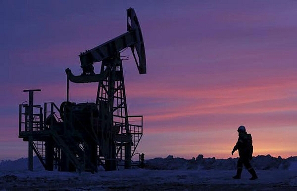 OPEC+ bế tắc, thị trường dầu mỏ thắt chặt