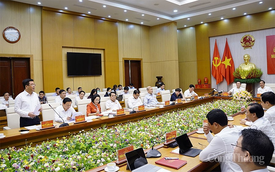 Bộ trưởng Nguyễn Hồng Diên gợi ý những hướng đột phá phát triển công nghiệp, thương mại ở Phú Thọ