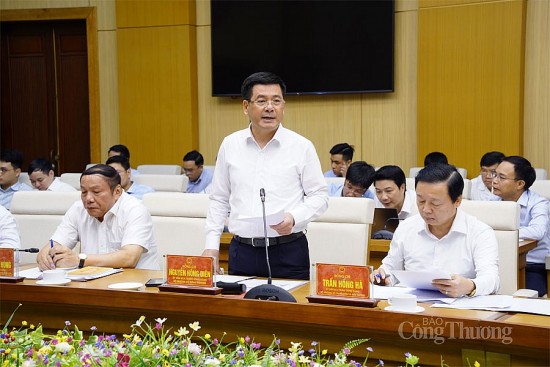 Bộ trưởng Nguyễn Hồng Diên gợi ý những hướng đột phá phát triển công nghiệp, thương mại ở Phú Thọ